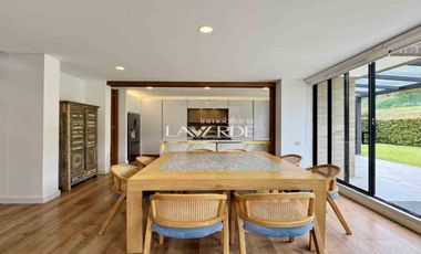 En Renta Exclusiva Casa en Azulejo Entrelomas