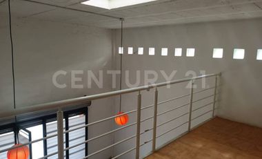 RENTA DE OFICINA, CONSULTORIO O BODEGA A UNA CALLE DE FORJADORES