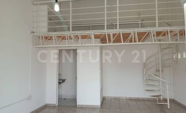 RENTA DE OFICINA, CONSULTORIO O BODEGA A UNA CALLE DE FORJADORES