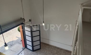 RENTA DE OFICINA, CONSULTORIO O BODEGA A UNA CALLE DE FORJADORES