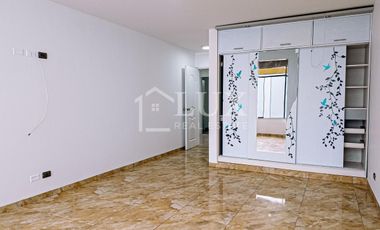 CASA EN REMODELACION EN LOS CEDROS DE CHORRILLOS