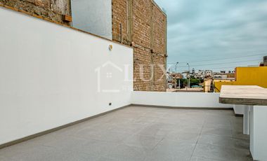 CASA EN REMODELACION EN LOS CEDROS DE CHORRILLOS