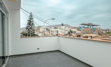 CASA EN REMODELACION EN LOS CEDROS DE CHORRILLOS