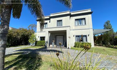 Casa en venta de 5 ambientes en Ombúes de Hudson