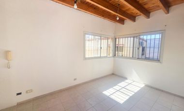 Departamento en Alquiler | 1 Dormitorio | 1 baño | 1er piso por escalera