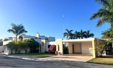 Casa en RENTA en privada Conkal Yucatán