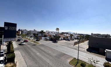 LOCAL COMERCIAL EN RENTA EXCELENTE UBICACIÓN PLAZA MASTER MILENIO III  QRO.