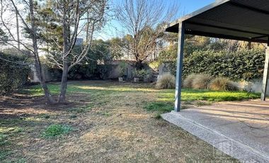 Alquiler 3 dormitorios - Villa  Allende Golf - Uspallata al 400