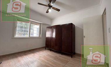 DEPTO tipo CASA 3 amb con patio y cochera. TEMPERLEY