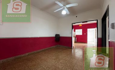 DEPTO tipo CASA 3 amb con patio y cochera. TEMPERLEY