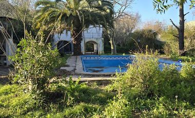 CASA EN VENTA 132 BIS ESQUINA 467