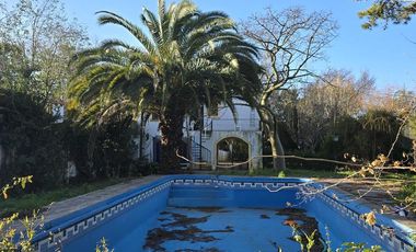 CASA EN VENTA 132 BIS ESQUINA 467