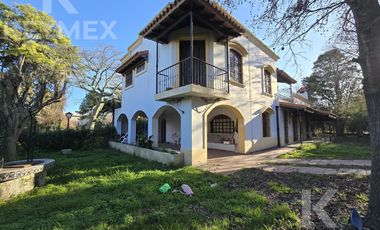 CASA EN VENTA 132 BIS ESQUINA 467