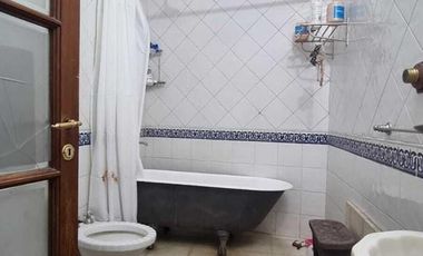 CASA EN VENTA 132 BIS ESQUINA 467