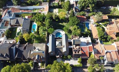 BANFIELD-CHALET 3 PLANTAS-4 DORMITORIOS