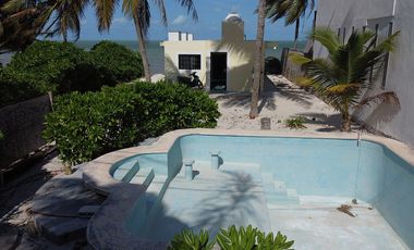 VENTA CASA A LA ORILLA DEL MAR EN TELCHAC PUERTO, YUCATÁN