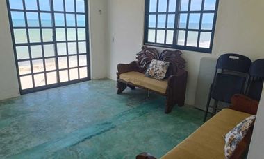 VENTA CASA A LA ORILLA DEL MAR EN TELCHAC PUERTO, YUCATÁN