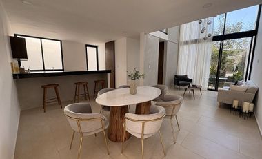 EN VENTA, CASA EN CHOLUL