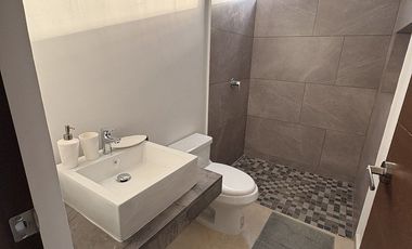 EN VENTA, CASA EN CHOLUL