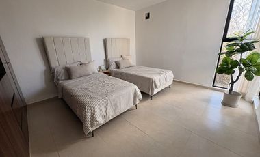 EN VENTA, CASA EN CHOLUL