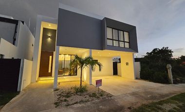 CASA EN VENTA EN CONKAL