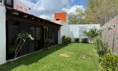 EN VENTA CASA EN CHUBURNÁ, CON CASA DE HUESPEDES MÉRIDA, YUCATÁN