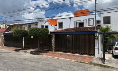 EN VENTA CASA EN CHUBURNÁ, CON CASA DE HUESPEDES MÉRIDA, YUCATÁN