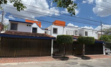 EN VENTA CASA EN CHUBURNÁ, CON CASA DE HUESPEDES MÉRIDA, YUCATÁN