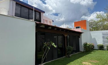 EN VENTA CASA EN CHUBURNÁ, CON CASA DE HUESPEDES MÉRIDA, YUCATÁN