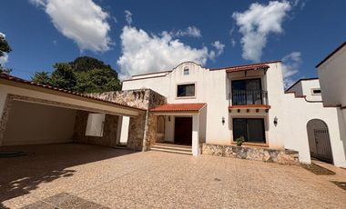 EN VENTA CASA CON PISCINA, EN MONTES DE AMÉ