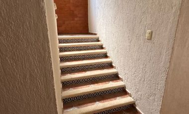 EN VENTA CASA CON PISCINA, EN MONTES DE AMÉ