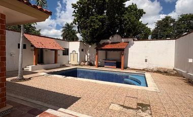 EN VENTA CASA CON PISCINA, EN MONTES DE AMÉ