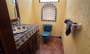 EN VENTA CASA CON PISCINA, EN MONTES DE AMÉ