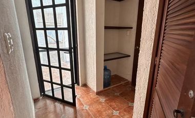 EN VENTA CASA CON PISCINA, EN MONTES DE AMÉ