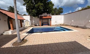 EN VENTA CASA CON PISCINA, EN MONTES DE AMÉ