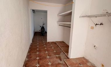 EN VENTA CASA CON PISCINA, EN MONTES DE AMÉ