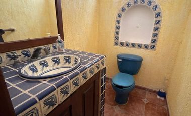 EN VENTA CASA CON PISCINA, EN MONTES DE AMÉ