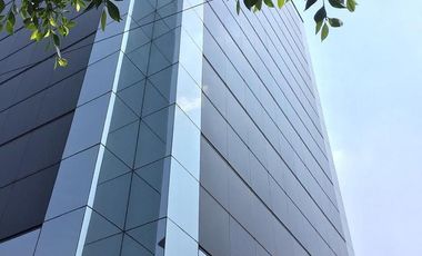 Torre de oficinas y consultorios en Jardines de la Montaña