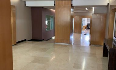 Torre de oficinas y consultorios en Jardines de la Montaña