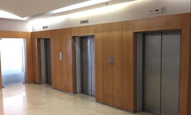 Torre de oficinas y consultorios en Jardines de la Montaña