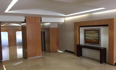 Torre de oficinas y consultorios en Jardines de la Montaña