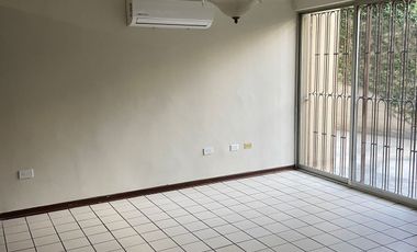 CASA EN RENTA COLINAS DE SAN JERONIMO