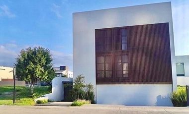 Casa en Renta en Puerta Las Lomas – Exclusividad, Lujo y Confort.
