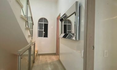 CASA VERSALLES CAMPESTRE EN VENTA (REMODELADA) 3 HABITACIONES 2 NIIVELES AREA  168m2  FLORIDABLANCA (NP)
