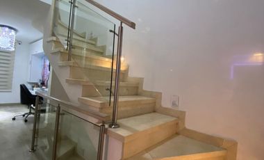 CASA VERSALLES CAMPESTRE EN VENTA (REMODELADA) 3 HABITACIONES 2 NIIVELES AREA  168m2  FLORIDABLANCA (NP)