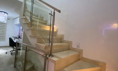CASA VERSALLES CAMPESTRE EN VENTA (REMODELADA) 3 HABITACIONES 2 NIIVELES AREA  168m2  FLORIDABLANCA (NP)