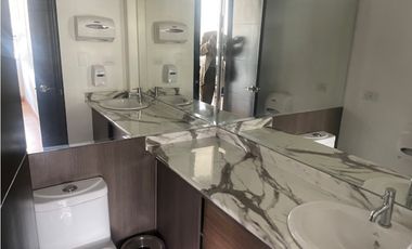 OFICINAS- SHOWROOM-GALPONES-BODEGAS SECTOR ELOY ALFARO