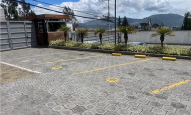 OFICINAS- SHOWROOM-GALPONES-BODEGAS SECTOR ELOY ALFARO