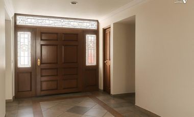 Bosques de la Herradura en calle cerrada con vigilancia linda casa en venta