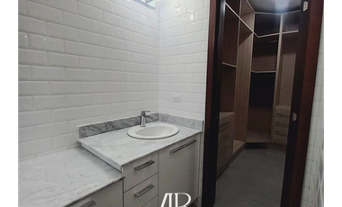Vendo apartamento con Línea Blanca, PH Jade en San Francisco.